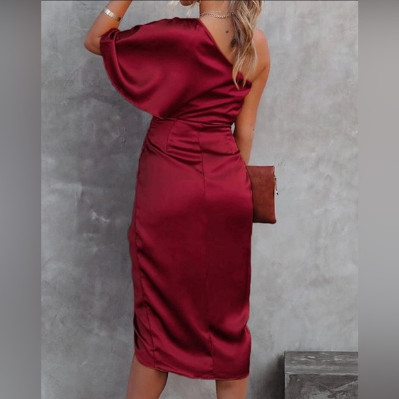 CUPSHE Women's Satin Dress Backless One Shoulder Short Sleeves Midi Sz Small - Picture 6 of 12